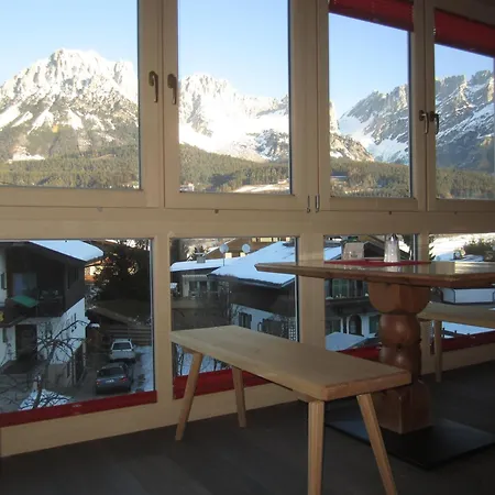 Alpking Hostel