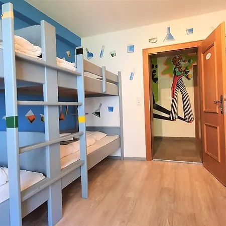 אכסניה Alpking אלמאו